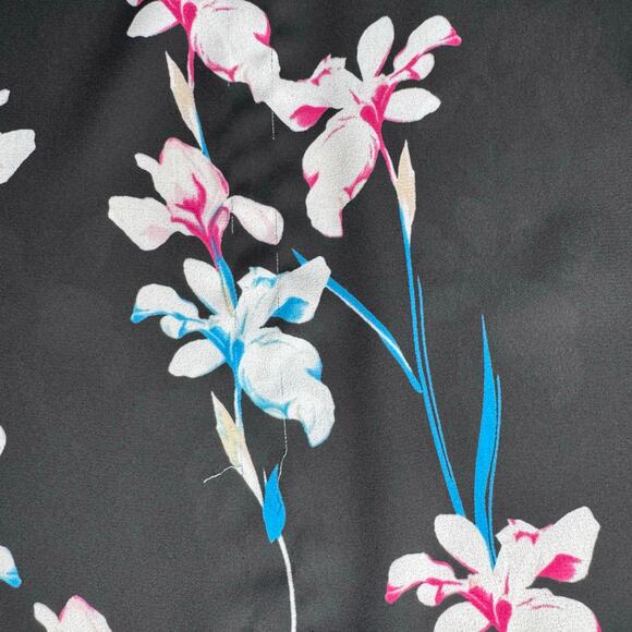 Floral Modest Blouse - Picture 5 of 9